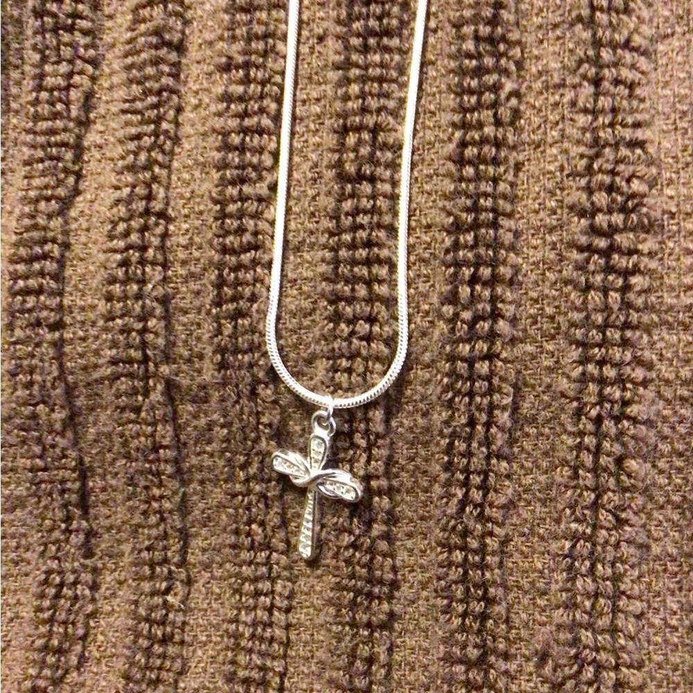 Elegant Silver Cross Necklace - Picture 2 of 3